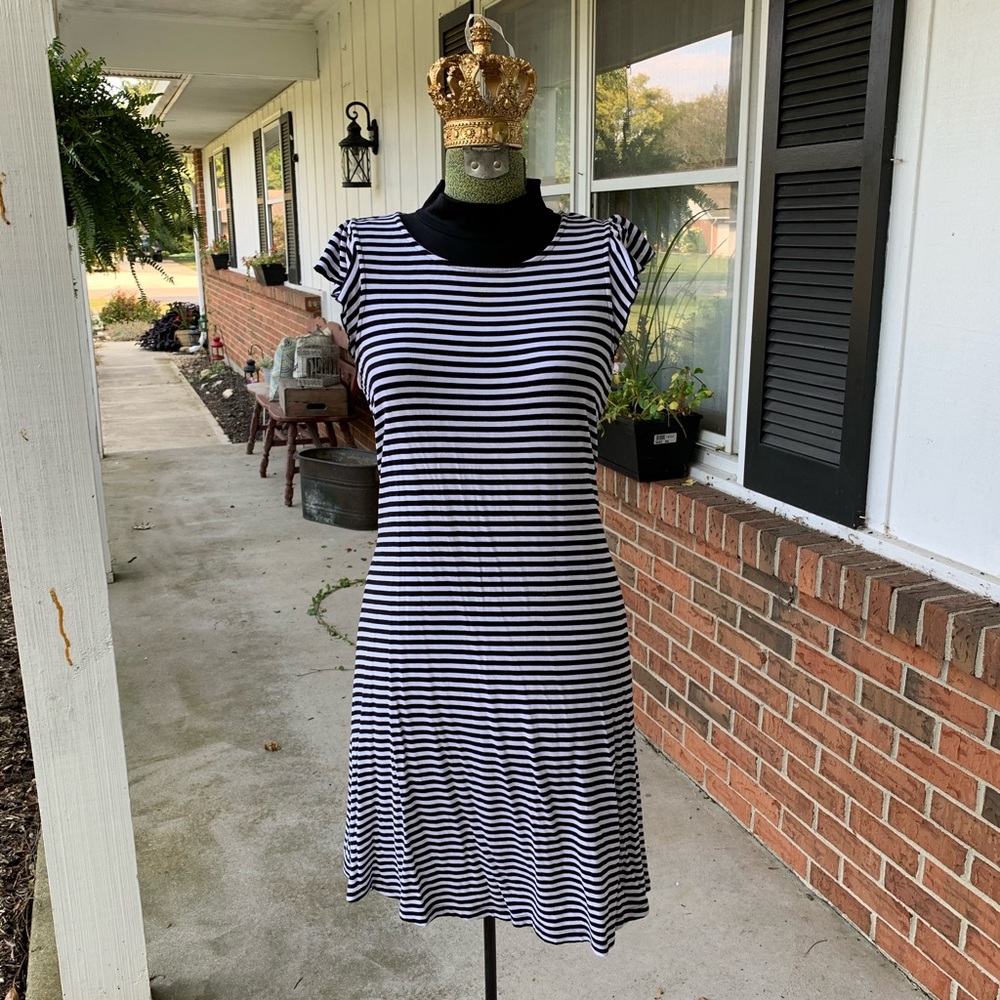 🌞 Old Navy Black & White Striped Summer Dress | Soft & Comfortable 🌞